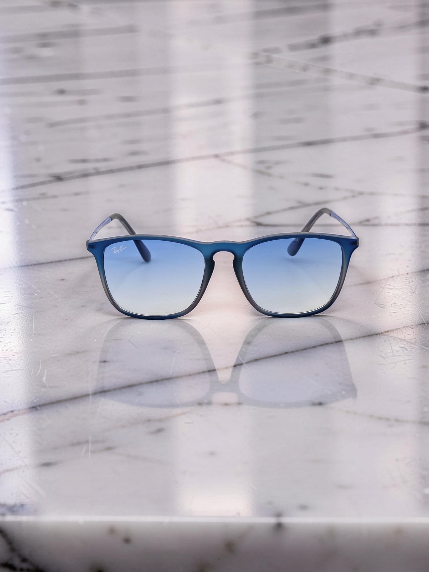Occhiali da Sole 4187 6225/19 Nero Lucido con Lenti Blu Sfumate Taglia 54