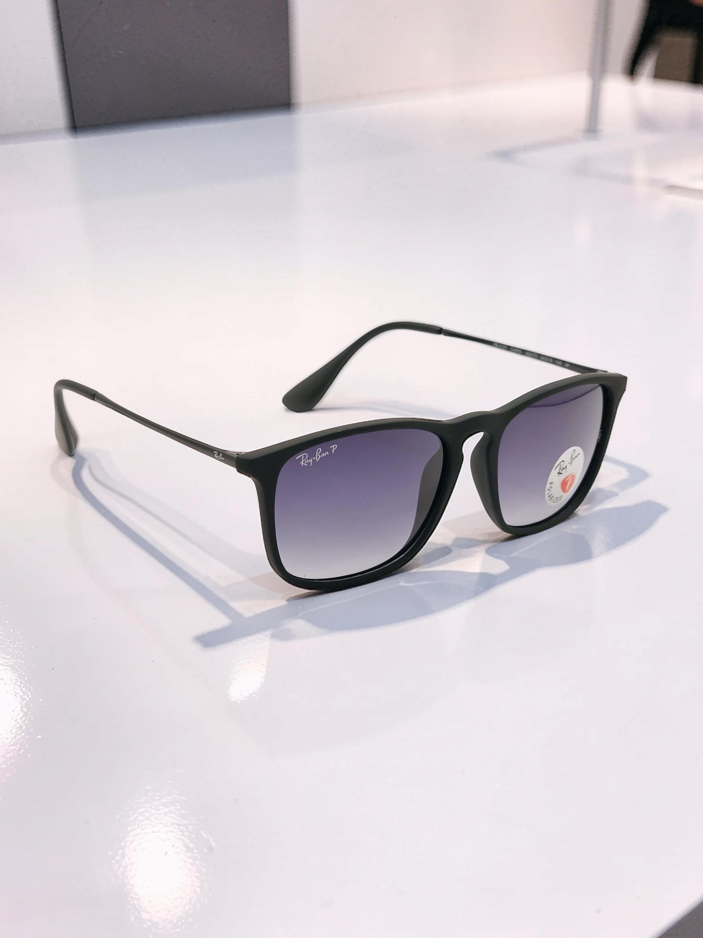 Occhiali da sole 4187 622/T3 Nero Opaco con Lenti Grigie Sfumate Polarizzate Taglia 54