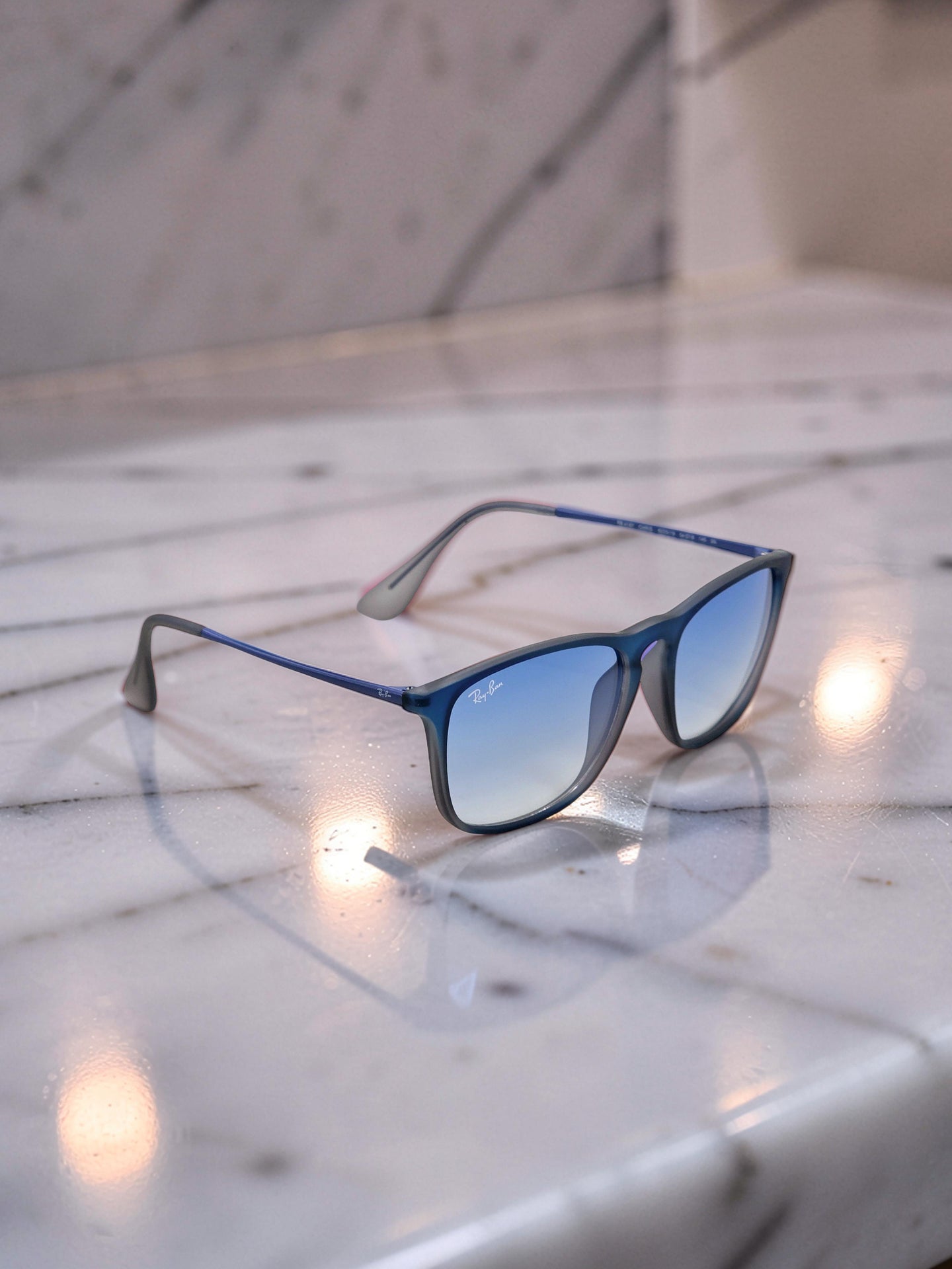 Occhiali da Sole 4187 6225/19 Nero Lucido con Lenti Blu Sfumate Taglia 54